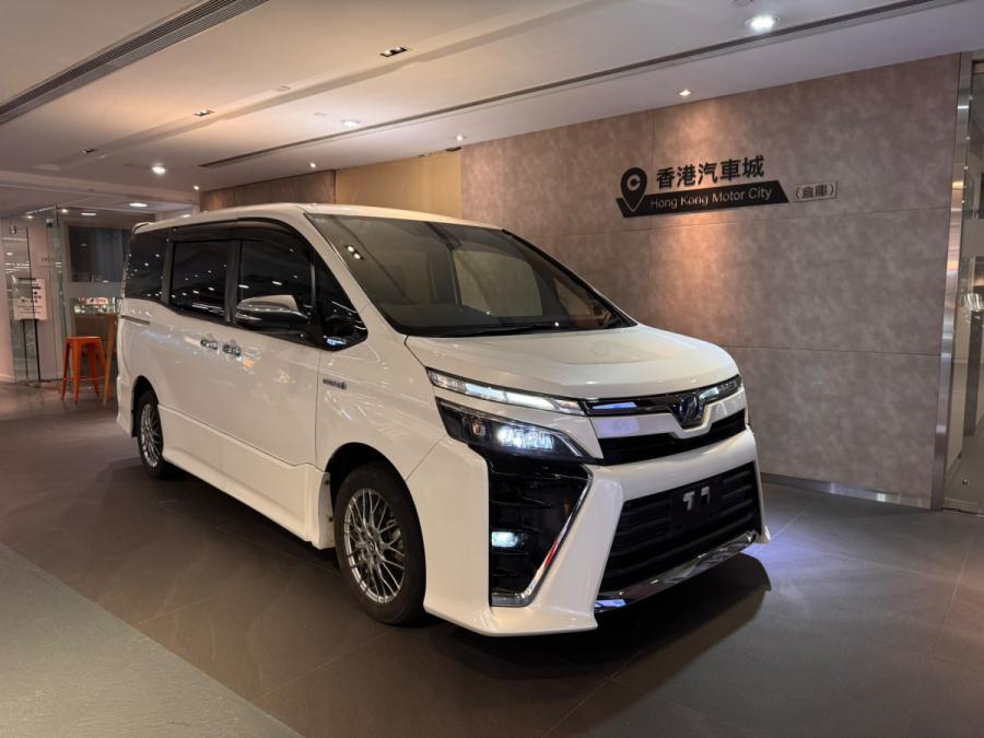 TOYOTA 豐田 Voxy Hybrid ZS 煌版